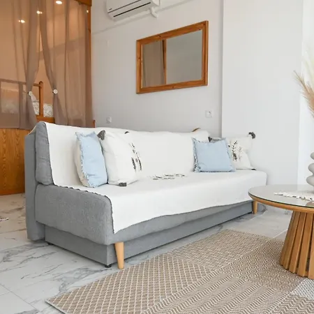 Platanos Apartament *